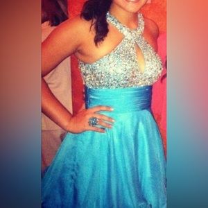 MAC DUGGAL Gorgeous dress and color!